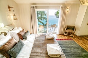 3 bedrooms, in-room safe, iron/ironing board, travel crib