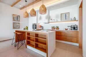 Geladeira, fogão, cooktop, lava-louças