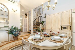 Dining - The Heritage Cottage in Doukades (Palaiokastritsa)