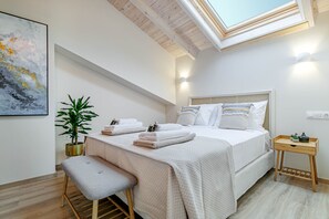 3 bedrooms, in-room safe, iron/ironing board, travel cot - The Heritage Cottage in Doukades (Palaiokastritsa)