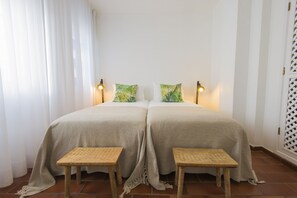 Literie hypoallergénique, minibar, coffres-forts dans les chambres