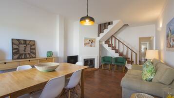 Apartment, 3 Schlafzimmer | Wohnbereich