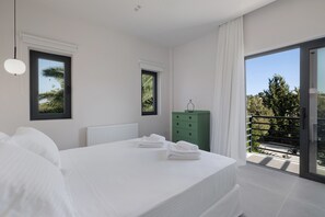 3 Schlafzimmer, Zimmersafe, Schreibtisch, Bügeleisen/Bügelbrett