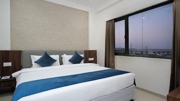 1 bedroom, premium bedding, minibar, in-room safe