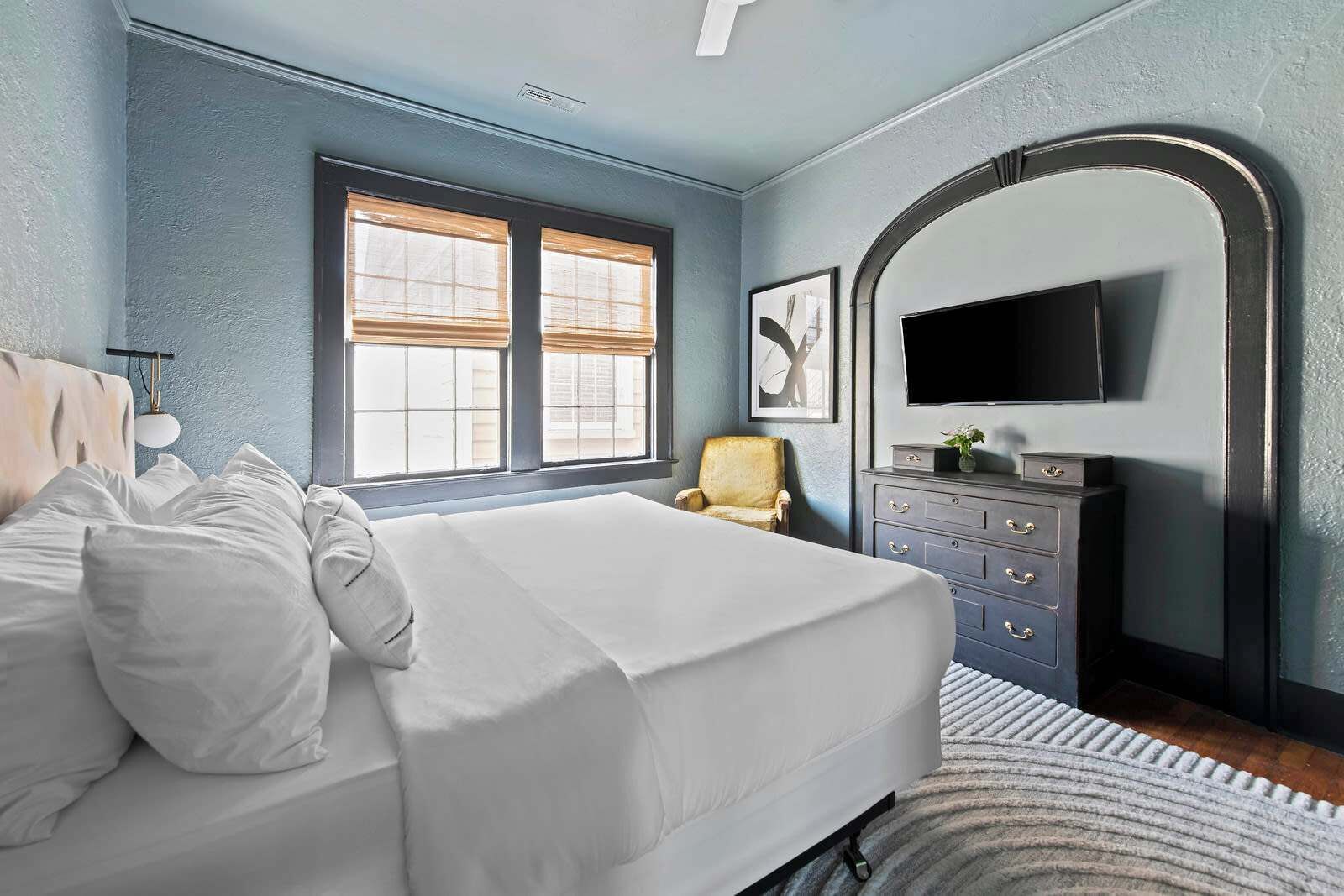 3 bedrooms, iron/ironing board, travel cot, WiFi