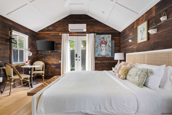 1 slaapkamer, een strijkplank/strijkijzer, reisbedje, wifi