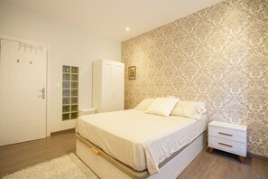 3 habitaciones, tabla de planchar con plancha y wifi gratis