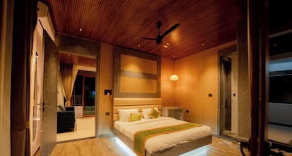 Amara Kosha Misty Hills - Skanda - Swimming Pool, Private Jacuzzi & Movie Room