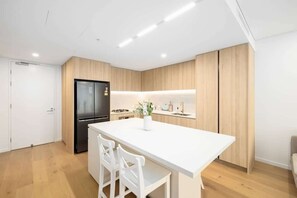 Fridge, microwave, oven, stovetop - Brand new 1BR Apt in Central West End (West End)