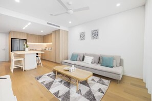 TV, offices - Brand new 1BR Apt in Central West End (West End)