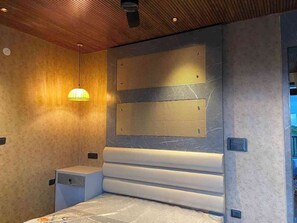 2 dormitorios, escritorio, wifi gratis y ropa de cama