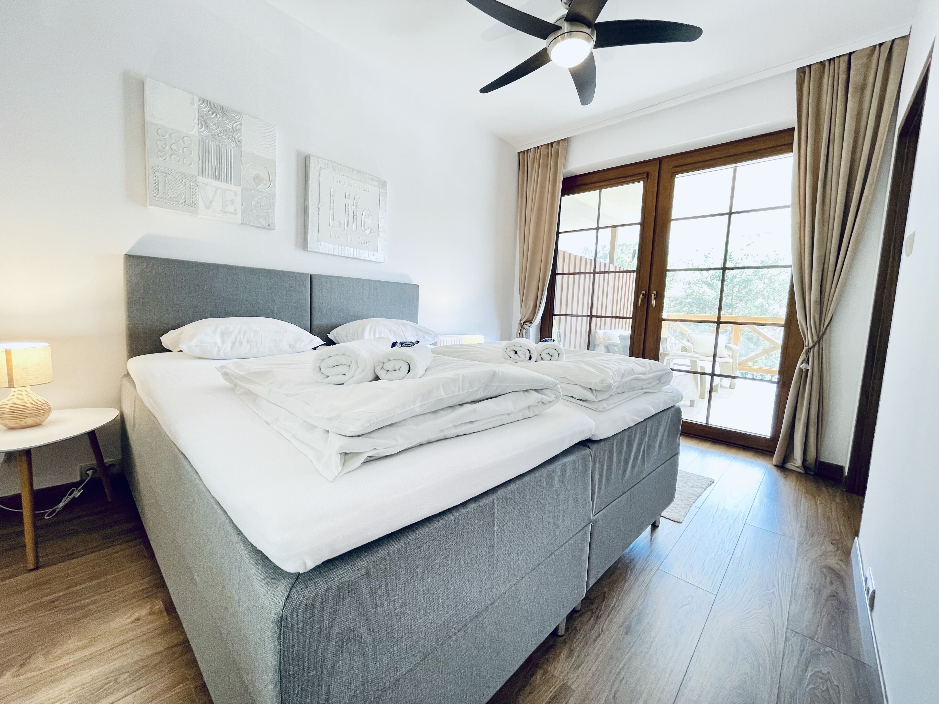 2 chambres, fer et planche à repasser, Wi-Fi, draps fournis