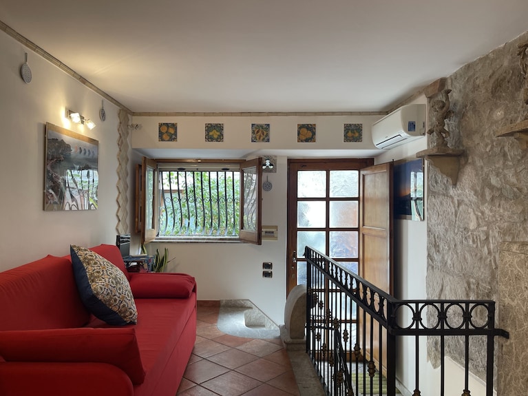 1 Bedroom Apartment In Taormina - Taormine
