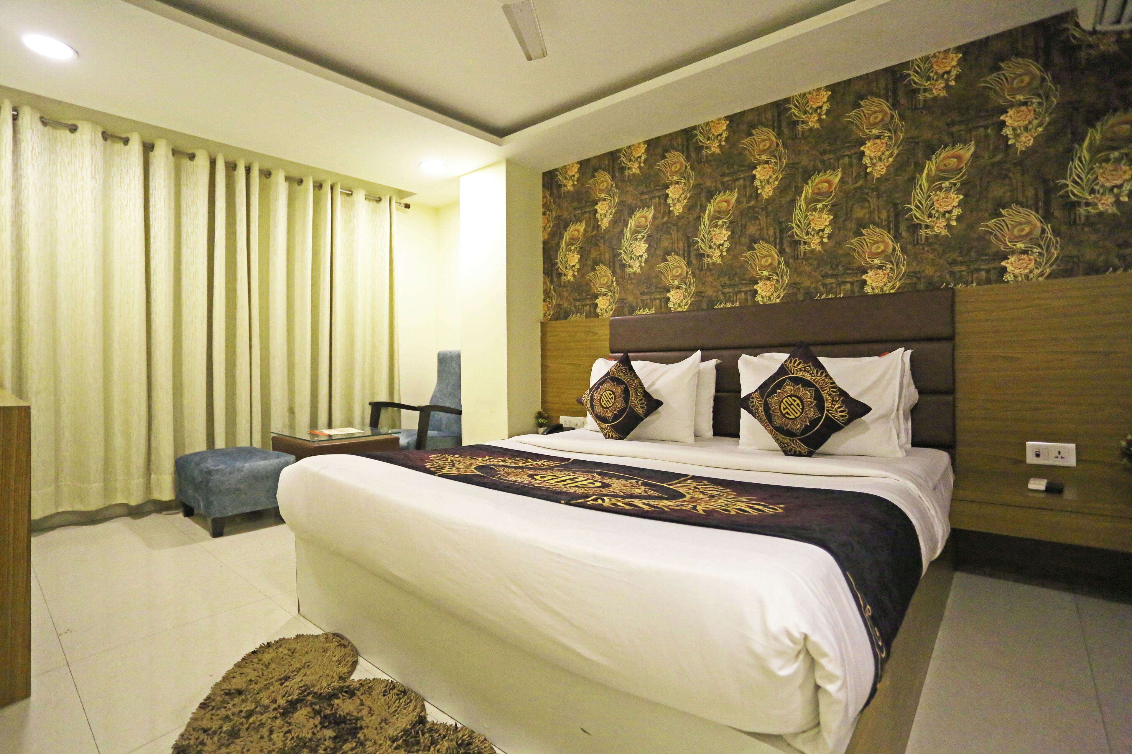 مكتب وتجهيزات عازلة للصوت وواي فاي مجانًا