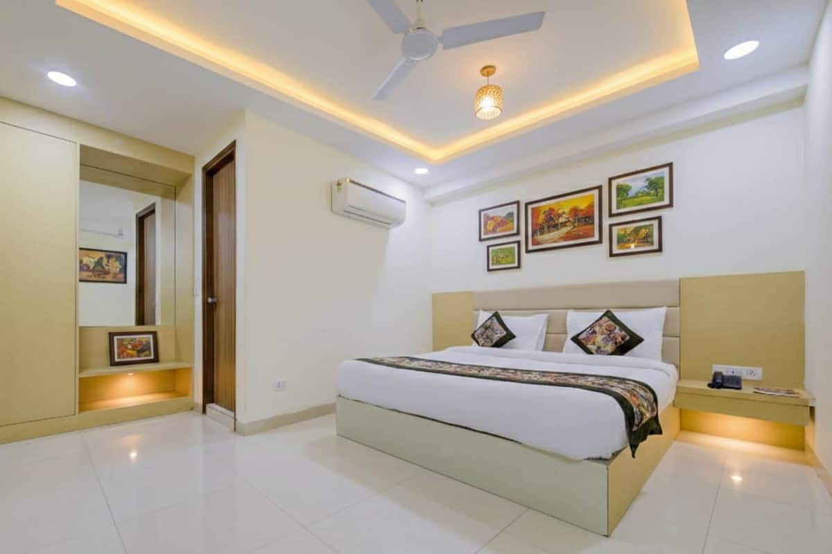 Dobbeltrom – deluxe | Skrivebord, lydisolert og wi-fi (inkludert)