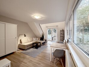 Smart TV, books - Ferienwohnung Strand und Wald - Ideal für Paare, Ruhig und Zentral Gelegen (Zinnowitz)