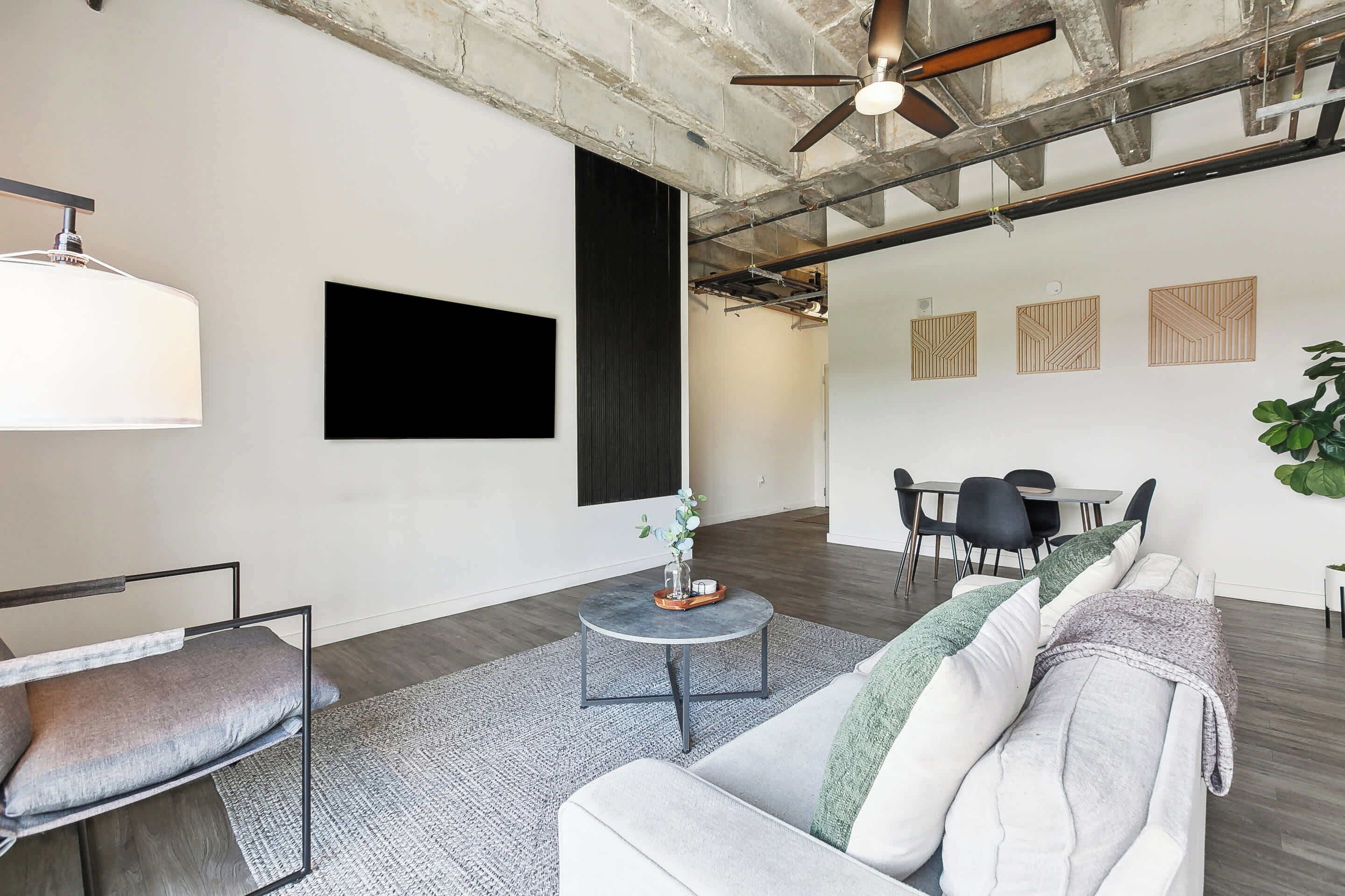 Stay In The Heart Of Downtown! - Baton Rouge, LA