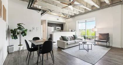 Stay in the Heart of Downtown!