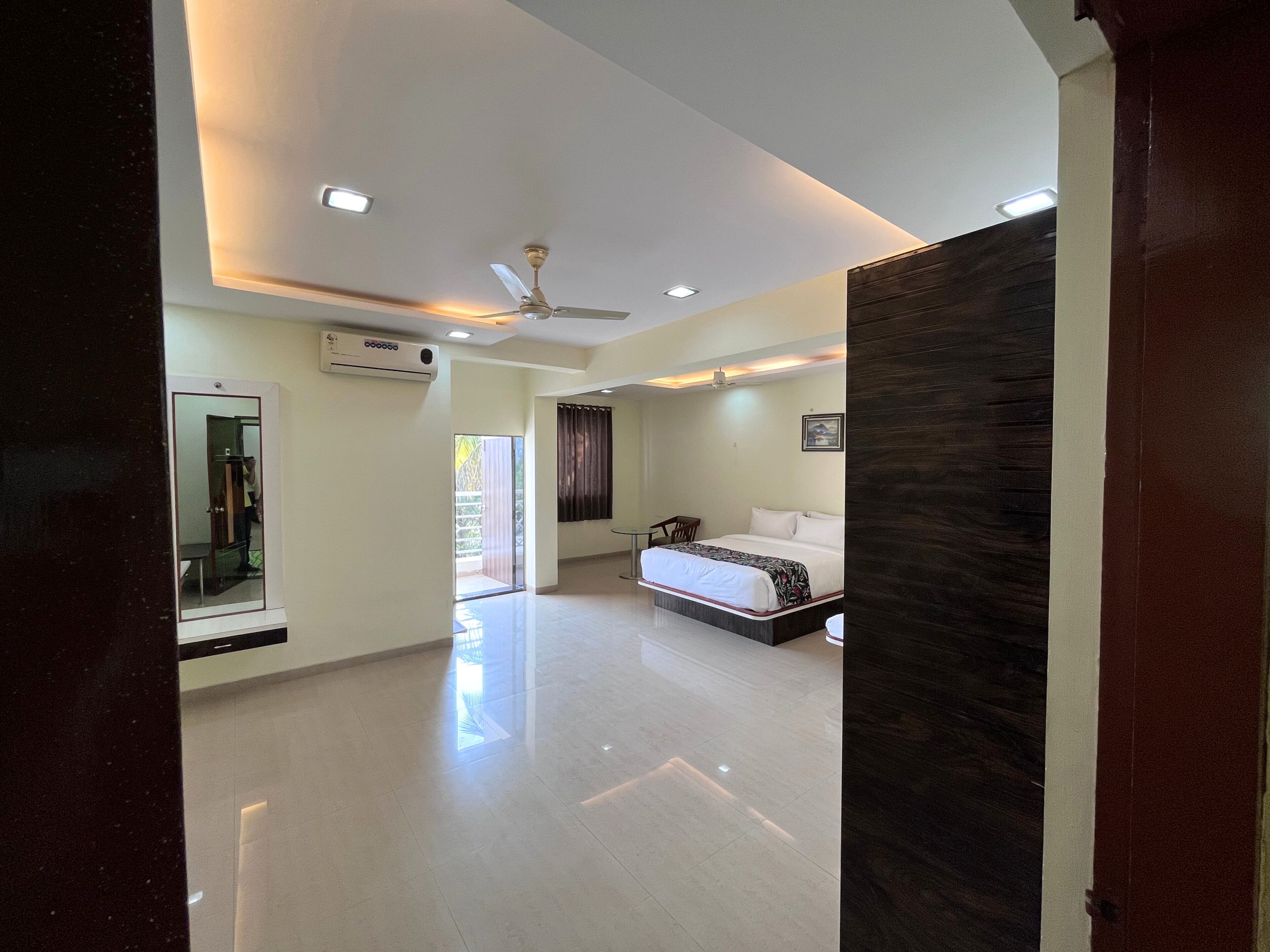 Family Room | Desk, free WiFi, bed sheets