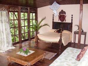 2 soverom, skrivebord, strykejern/-brett og wi-fi