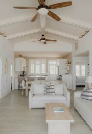 Televisión y oficina 