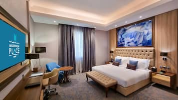 Minibar, coffre-fort, bureau