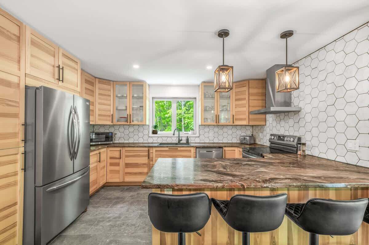 Geladeira, micro-ondas, fogão, cooktop