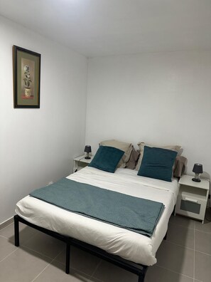 1 soverom, strykejern/-brett, wi-fi og sengetøy