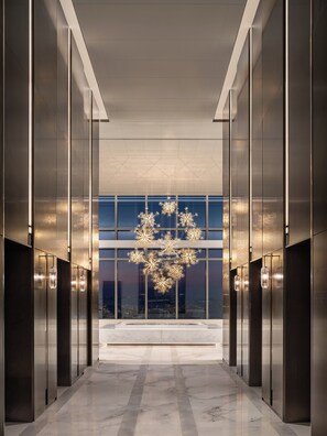 Deluxe-Zimmer, 1 King-Bett, Stadtblick | Lobby