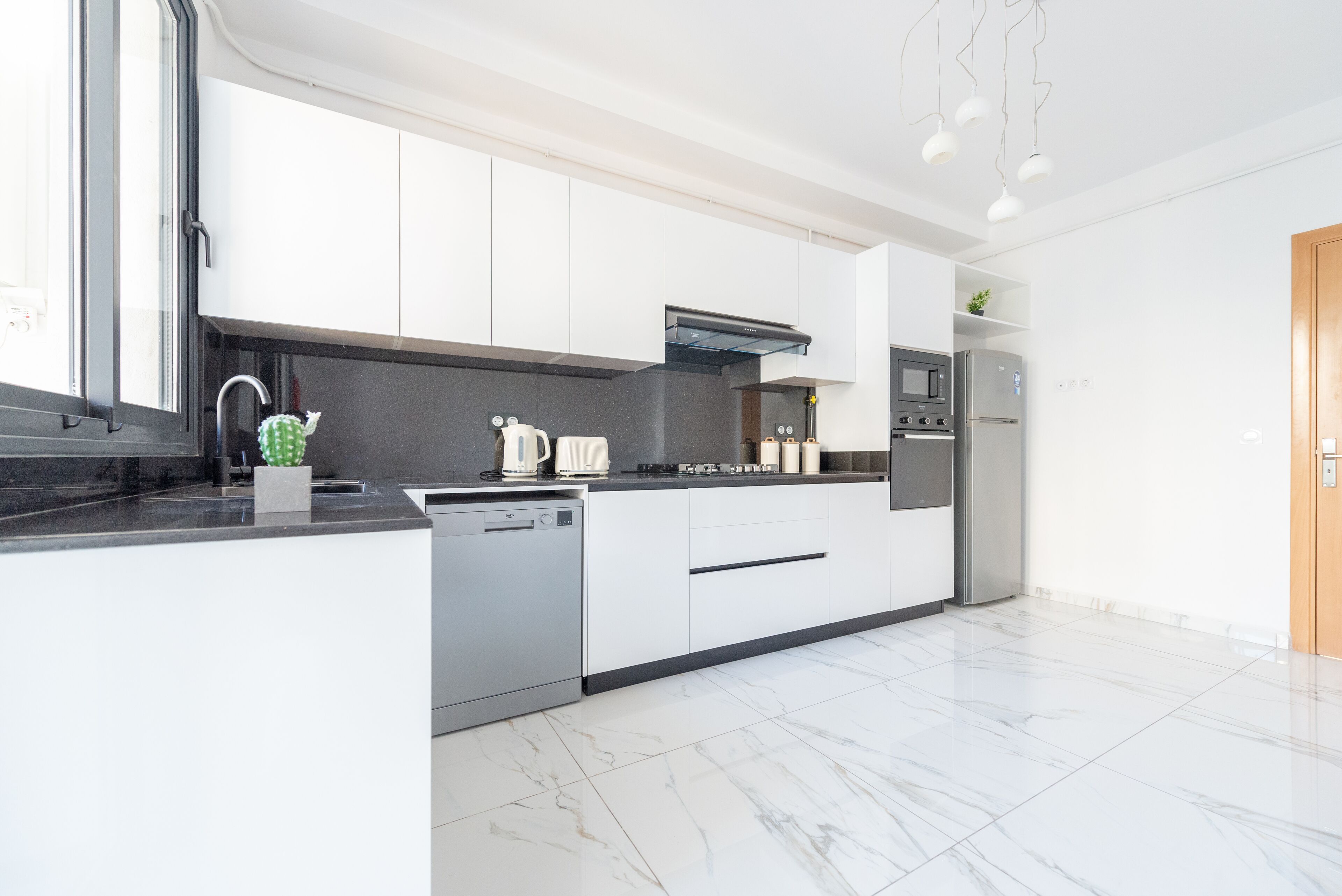 Apartment | Private kitchen | Full-sized fridge, microwave, oven, stovetop