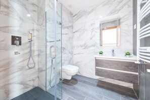 Apartment | Bathroom