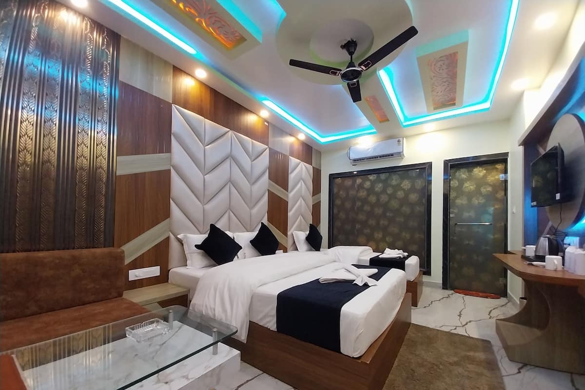 Phòng 3 Cao cấp | Phòng cách âm, bộ trải giường 