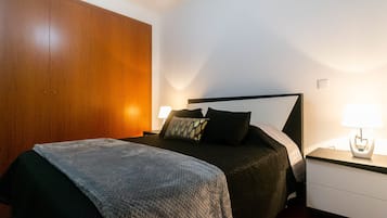 2 chambres, fer et planche Ă  repasser, Wi-Fi, draps fournis