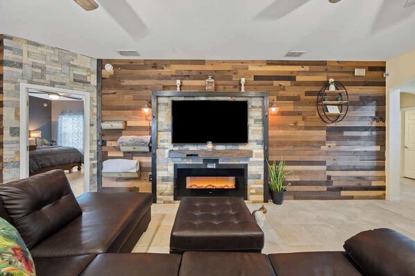 TV, fireplace, offices