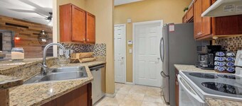 3/2 Family + Pet Friendly home + Washer/Dryer