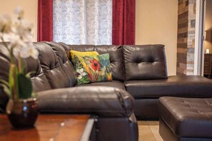 TV, peis og kontorer