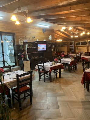 Restaurant - Hotel Salvadore (Vlorë)