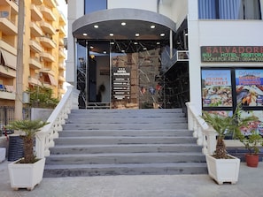 Property entrance - Hotel Salvadore (Vlorë)