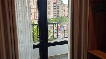 1 bedroom, desk, free WiFi