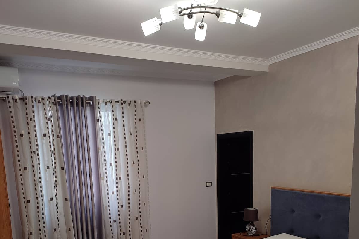 1 habitación, escritorio y wifi gratis