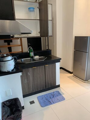 Interior - CONDOTEL DE AMOR
74 sq.M 
8 guest,2 bath,2 shower,2 queen size beds with loft. (Manila)