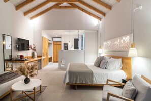 1 bedroom, in-room safe, iron/ironing board, free WiFi