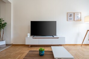 Living area - City Chic Apartment with Park View (Athens)