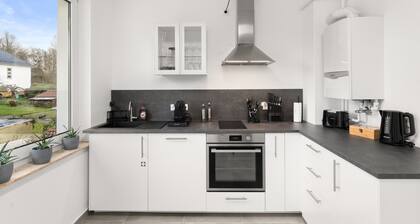 SoWi: Design Apartment - Gartenblick & Parkplatz & Highspeed Wifi - Balkon