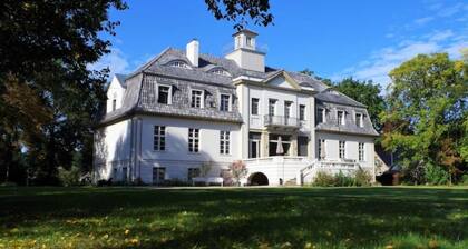 Schloss Selchow - Villa am See - 1 Stunde von Berlin Mitte