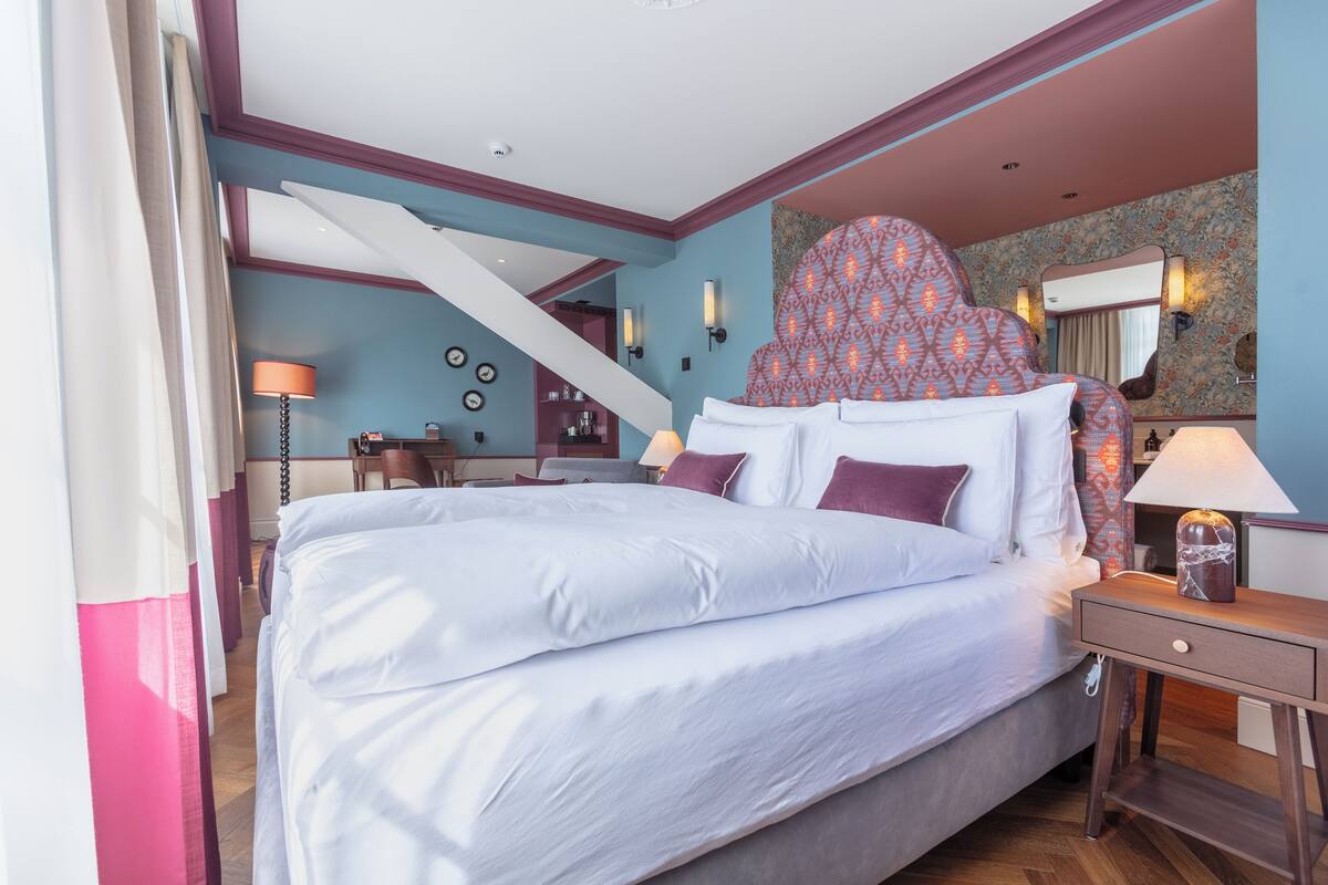 Literie hypoallergénique, couette en duvet d'oie, minibar