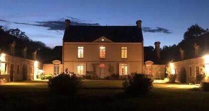 Manoir près de Bayeux et des plages du D-Day. Calme absolu. Piscine chauffée.