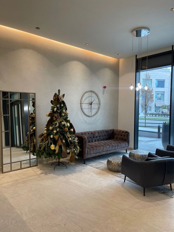 Reception - Belgrade Waterfront Tower View (Belgrade)