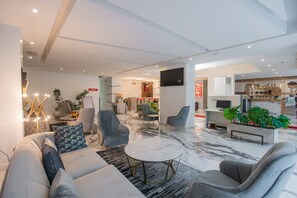 Lobby sitting area - VIBES HOTEL AND SPA (Addis Ababa)