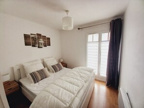 2 sovrum, strykjärn/strykbräda, resesäng och wi-fi